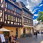 Cosy & Quiet Flat In Historical Lively Center Of *
