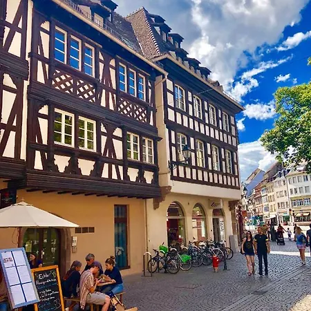 Cosy & Quiet Flat In Historical Lively Center Of *