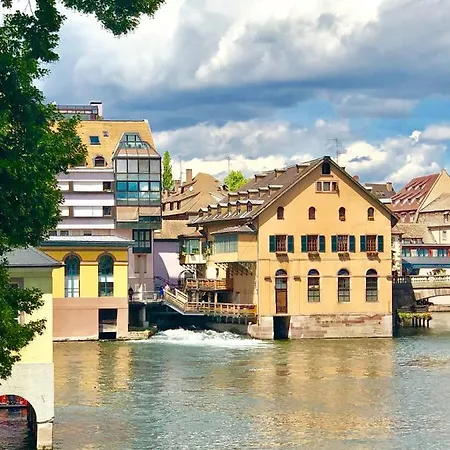 アパート Cosy & Quiet Flat In Historical Lively Center Of