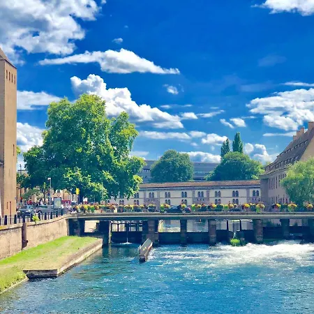 アパート Cosy & Quiet Flat In Historical Lively Center Of