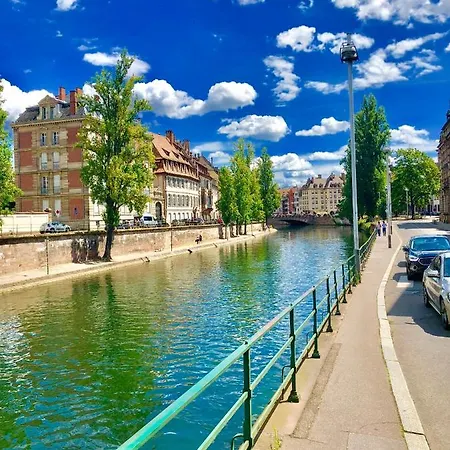 アパート Cosy & Quiet Flat In Historical Lively Center Of ストラスブール