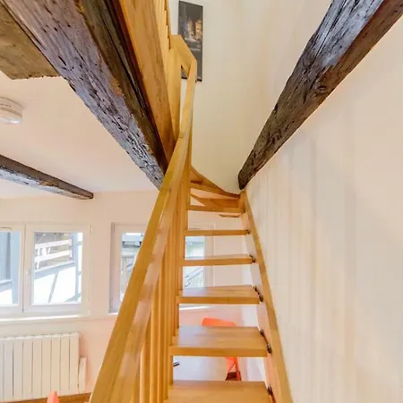 Cosy & Quiet Flat In Historical Lively Center Of アパート *