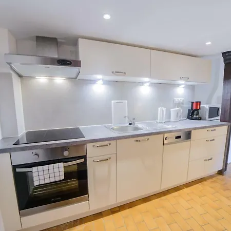 Cosy & Quiet Flat In Historical Lively Center Of Appartement Straatsburg