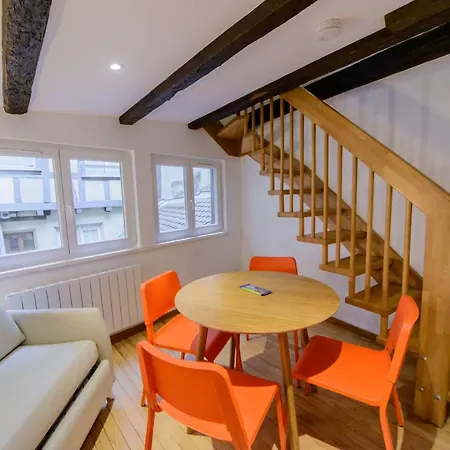 Cosy & Quiet Flat In Historical Lively Center Of アパート *