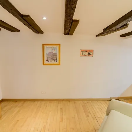 Cosy & Quiet Flat In Historical Lively Center Of アパート