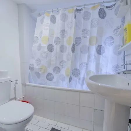 Apartment Cosy & Quiet Flat In Historical Lively Center Of