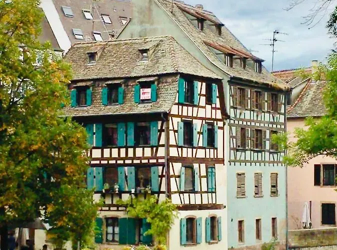 شقة Cosy & Quiet Flat In Historical Lively Center Of *