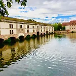 Cosy & Quiet Flat In Historical Lively Center Of Apartament Strasburg