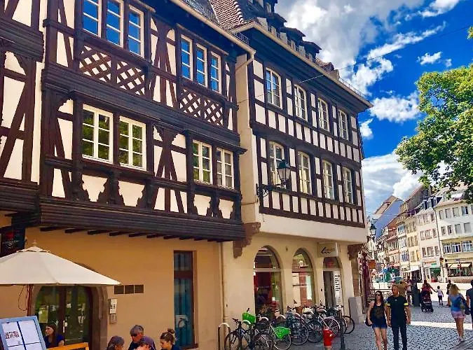 Cosy & Quiet Flat In Historical Lively Center Of *