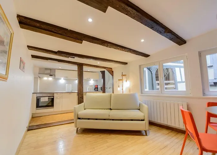 Lägenhet Cosy & Quiet Flat In Historical Lively Center Of *