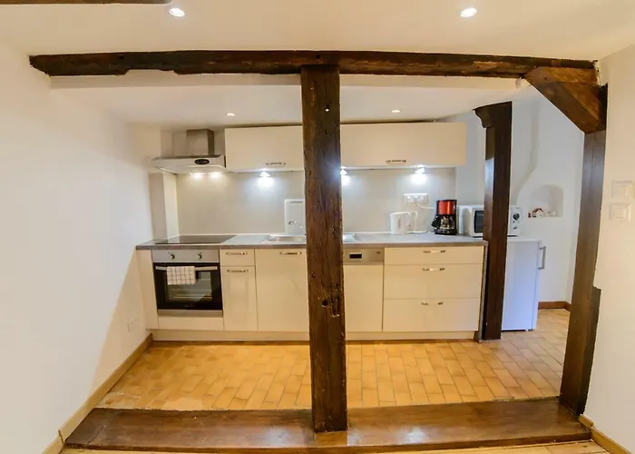 Cosy & Quiet Flat In Historical Lively Center Of Lägenhet *