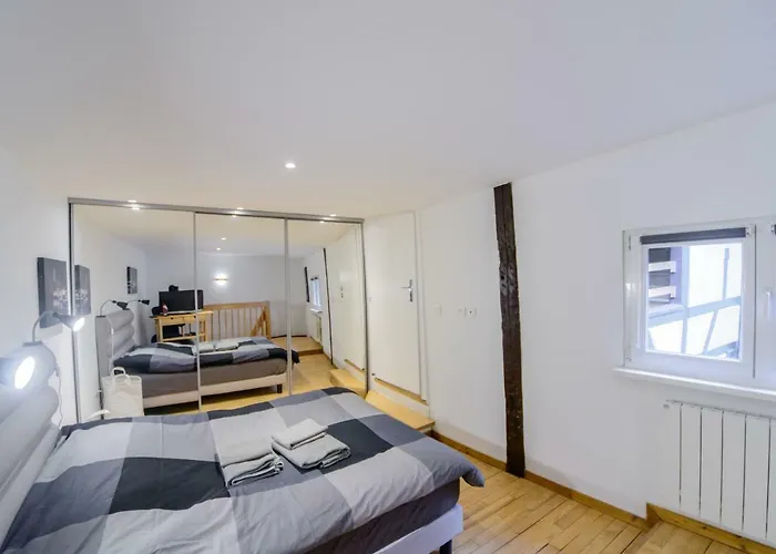 Lägenhet Cosy & Quiet Flat In Historical Lively Center Of *